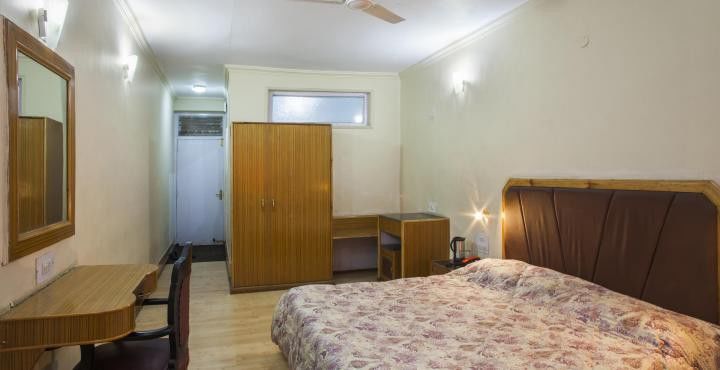 Hotel Pamposh Srīnagar Екстериор снимка