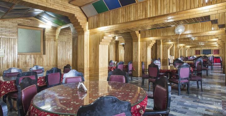 Hotel Pamposh Srīnagar Екстериор снимка